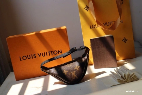 WIS BAG WRIST VUITTON LOUIS 0110